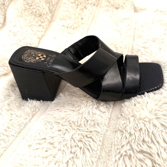 VINCE CAMUTO Black Sandals With Chunky Heel - Picture 9 of 16